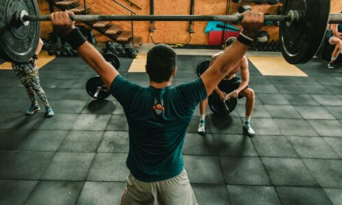 Jakie są korzyści z regularnego uprawiania jogi?